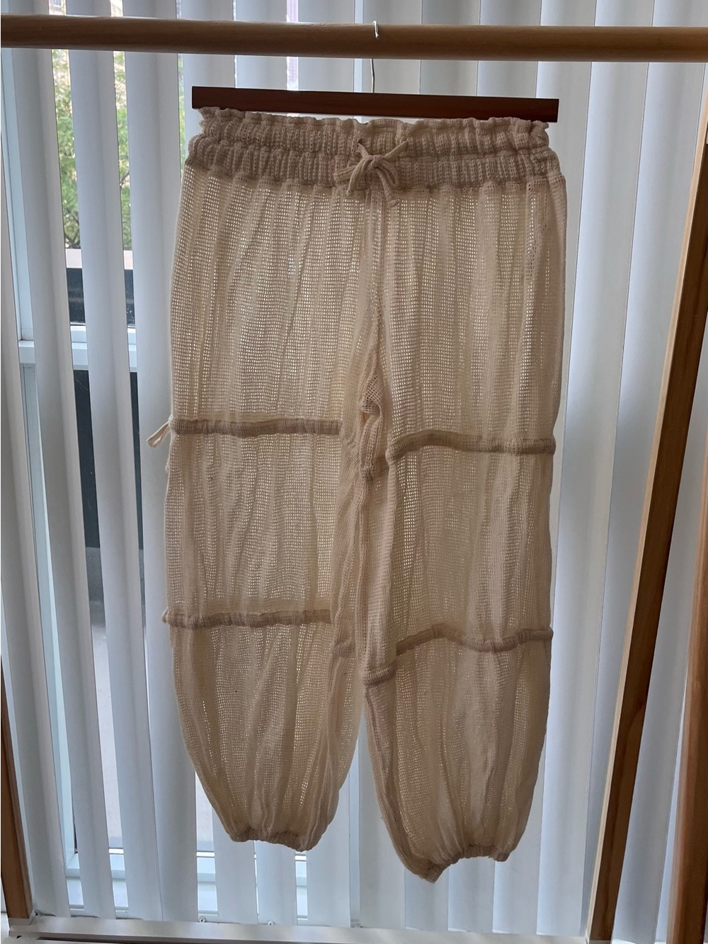 XS Women’s Urban Outfitters Cream Mesh Drawstring Joggers